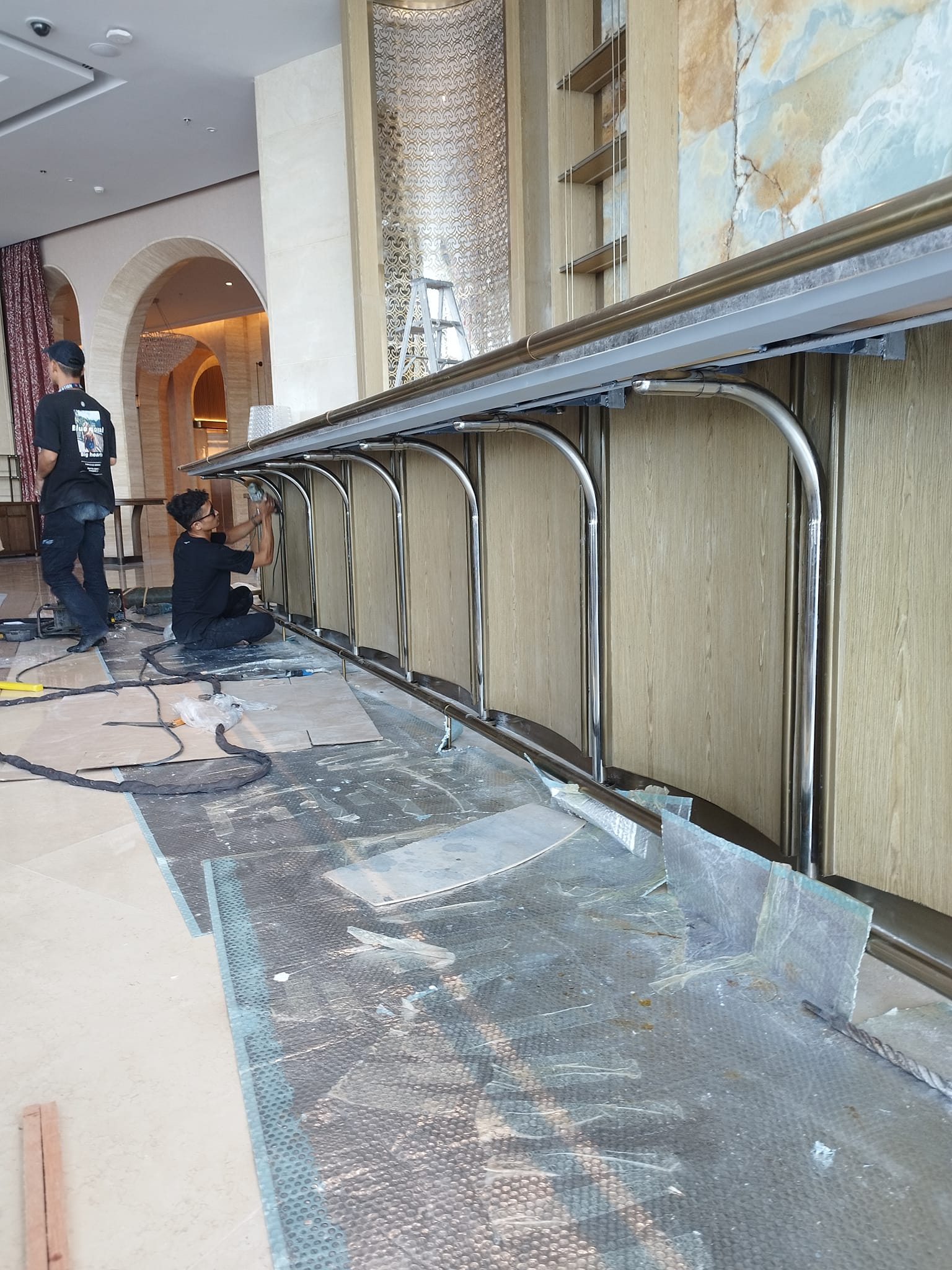 Bar Post